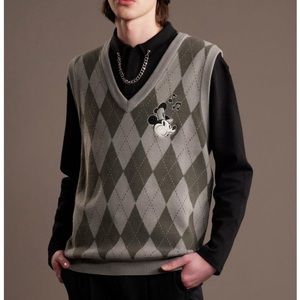 Her Universe (mismarked) Mickey Mouse Sweater Vest